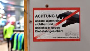 In Bietigheim-Bissingen wollte ein 63-Jähriger Sportkleidung klauen. Ohne Erfolg. Foto: dpa