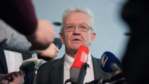 Baden-Württembergs Ministerpräsident Winfried Kretschmann verurteilt die Dieselabgasversuche. Foto: dpa