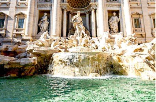 Es herrscht strenges Badeverbot im Trevibrunnen in Rom. Foto: IMAGO/UIG