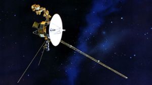 Voyager 2 ist nach ihrer Schwestersonde Voyager 1 erst das zweite Weltraumgefährt, das die Heliosphäre verlassen hat. Sie war 1977 in Cape Canaveral gestartet und hatte die Planeten Jupiter, Saturn, Uranus und Neptun passiert, von denen sie Bilder übertrug. Voyager 1 hatte den interstellaren Raum schon 2012 erreicht. Foto: Nasa