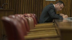 Droht Pistorius im Gefängnis Vergewaltigung?