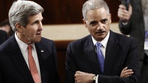 US-Justizminister Eric Holder (rechts) hat sein Kommen zugesagt. Foto: dpa