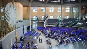 Der Bundestag in Berlin: Deutschland leistet sich eines der größten Parlament der Welt Foto: dpa