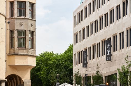 Das Alte gewinnt durch das Neue: links die Markthalle, rechts das Dorotheen-Quartier Foto: Steffen Schmid