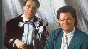 Harald Glööckler und Jürgen Schroth im Jahr 1995 in Stuttgart. Klicken Sie sich durch unsere Bildergalerie. Foto: Archiv/Pompöös