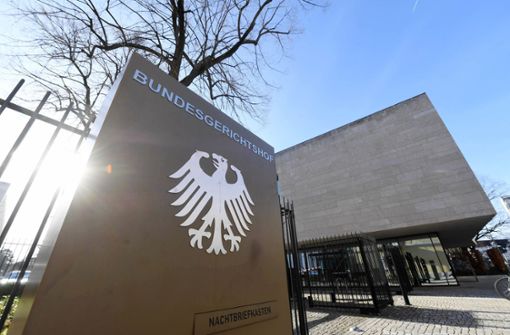 Eine fragwürdige Makler-Klausel nimmt seit Donnerstag der Karlsruher Bundesgerichtshof (BGH) unter die Lupe. Foto: picture alliance/dpa/Uli Deck