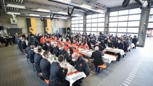 150 Einsatzkräfte werden in Räumen der Feuerwehr Stammheim geehrt. Foto: L/F. Iannone