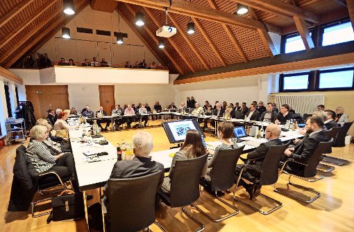 Der Gemeinderat hat Stellung bezogen zu den  Entwicklungen  rund um die Dachgauben-Affäre. Foto: Werner Kuhnle