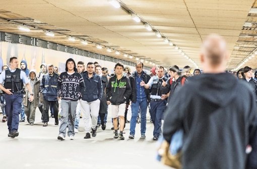 Flüchtlinge bei ihrer Ankunft am Stuttgarter Hauptbahnhof am vergangenen Wochenende. Foto: 7aktuell/Eyb