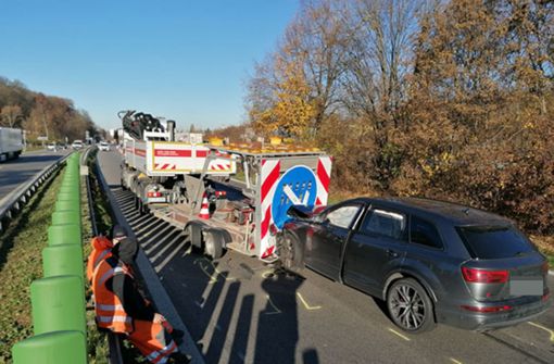 Der Unfall hat sich auf der B10 bei Zuffenhausen ereignet. Foto: Andreas Rosar/Fotoagentur Stuttgart