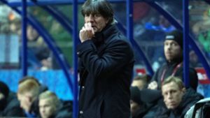 Löw-raus-Rufe lassen den Bundestrainer kalt