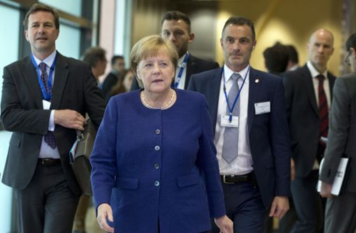 Bundeskanzlerin Angela Merkel sucht einen schnellen Asylkompromiss beim EU-Sondertreffen in Brüssel. Foto: AP
