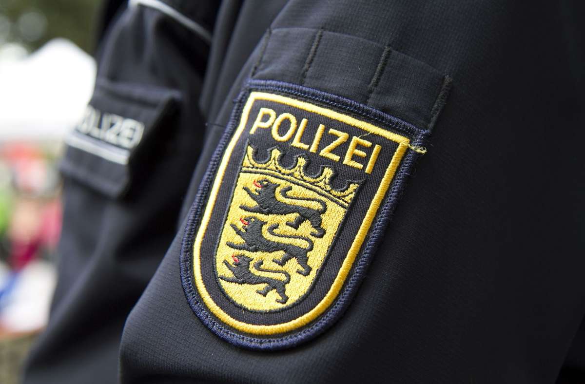 In Sindelfingen beschmiert ein Unbekannter ein Auto mit schlammgrauer Farbe. Die Polizei sucht Zeugen Foto: Eibner-Pressefoto/Fleig / Eibner-Pressefoto