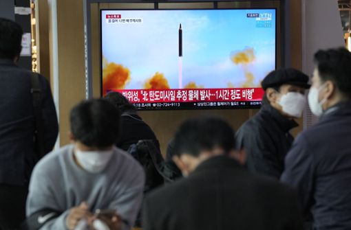 Nordkorea soll wieder Raketentests durchgeführt haben. (Archivbild) Foto: dpa/Ahn Young-Joon