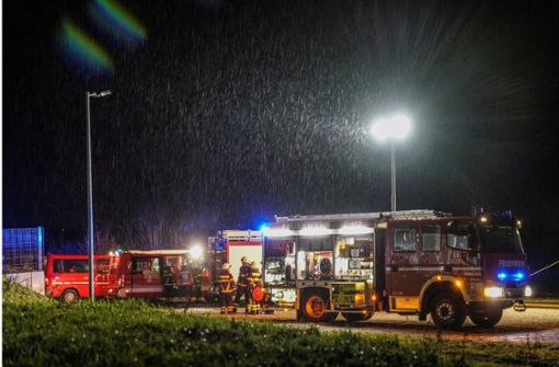Die Feuerwehr bei ihrem Einsatz  in der Nacht zum Dienstag in der Industriestraße. Foto: SDMG/SDMG / Kohls