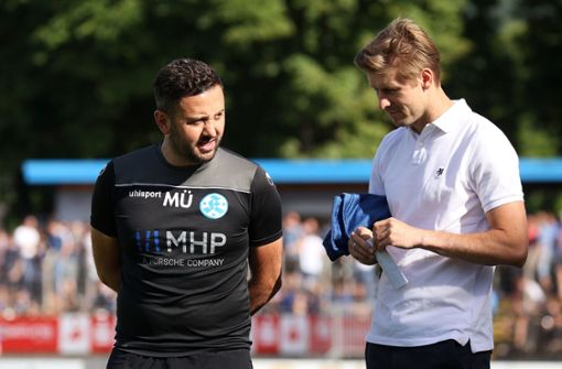 Sportdirektor Marc Stein (re., neben  Trainer Mustafa Ünal) geht zuversichtlich in die neue Regionalligasaison. Foto: Baumann/Alexander Keppler