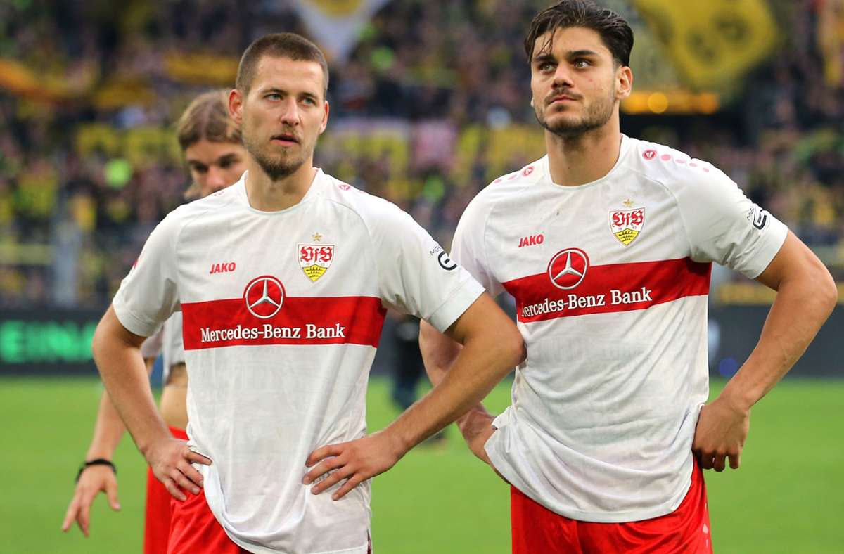 Der Abstiegskandidat VfB Stuttgart trifft auf den Führenden FC Bayern München.
