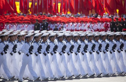 China meidet einen teuren Rüstungswettlauf, investiert aber so viel ins Militär, dass die Abschreckung funktioniert – auf unserem Bild eine Parade in Peking. Foto: EPA