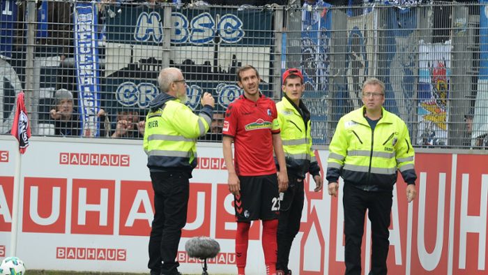 Freiburgs Kapitän Schuster von Hertha-Fans bespuckt