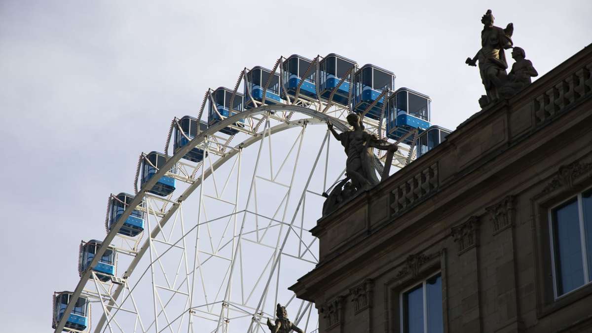 Schlossplatz  in Stuttgart: Bald dreht sich wieder das Riesenrad im Ehrenhof