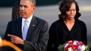 Sie stehen auf der Gästeliste der Trauerfeierlichkeiten für den verstorbenen südafrikanischen Präsidenten Nelson Mandela: US-Präsident Barack Obama und seine Frau Michelle. Foto: dpa