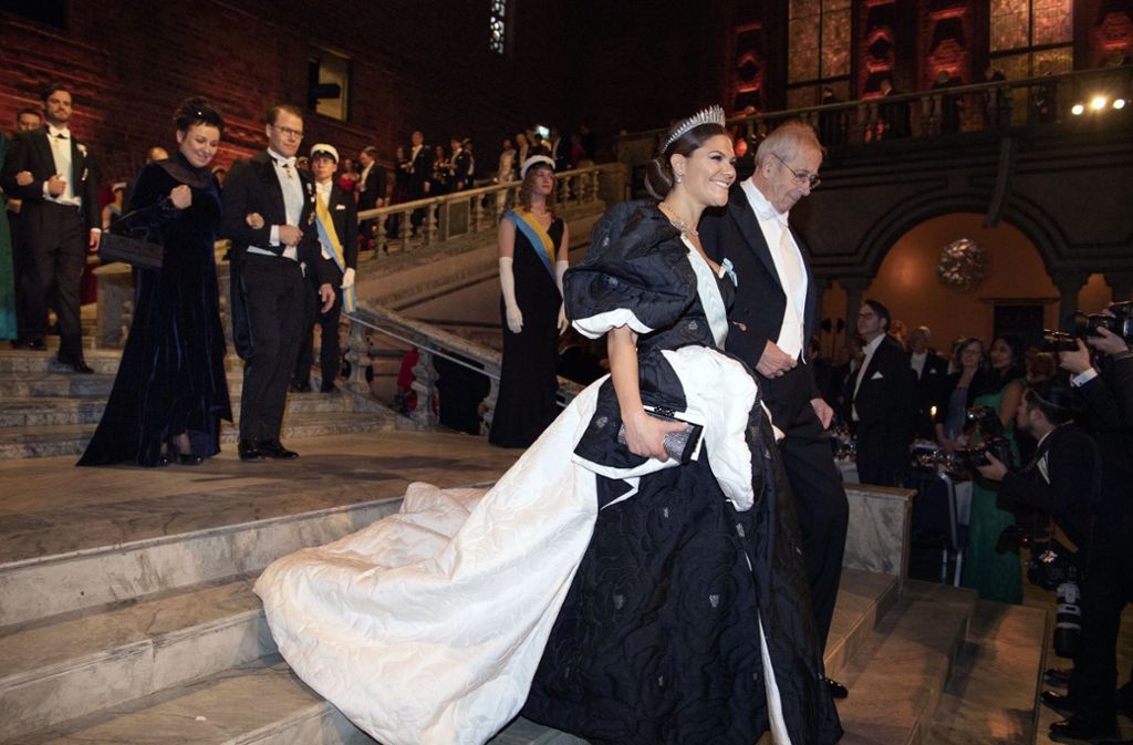 Über dieses Kleid sprach ganz Stockholm: Kronprinzessin Victoria sparte an nichts in dieser Robe des schwedischen Designers Selam Fessahaye.