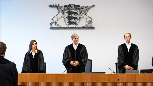 Wieder ein langer Klinikum-Prozess für Richter Wenzler (Mitte) und Kollegen Foto: Lg/Julian Rettig