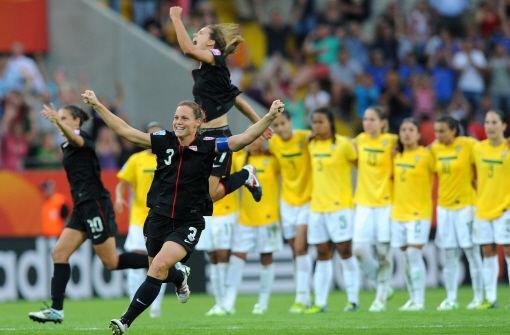 Geschafft, die US-Girls stehen im Halbfinale gegen Frankreich. Foto: dpa