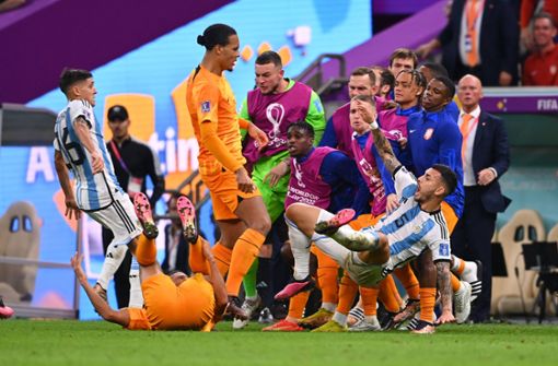 Bei der Partie zwischen den Niederlanden und Argentinien kam es mehrmals zu Tumulten. Foto: IMAGO/Ulmer/Teamfoto/Markus Ulmer