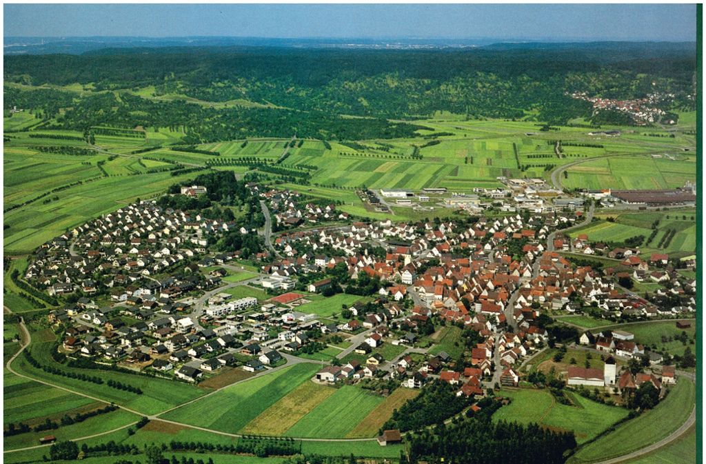 Der Ort aus der Luft betrachtet etwa im Jahr 1980