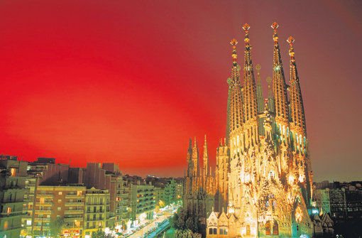 Nach wie vor ist die Sagrada Família – Wahrzeichen Barcelonas – eine Großbaustelle, die Millionen von Menschen anzieht. Foto: Bildagentur-Online