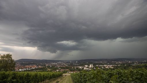 In den nächsten Tagen soll es wolkig und regnerisch werden. (Archivbild) Foto: imago images/vmd-images/Simon Adomat via www.imago-images.de