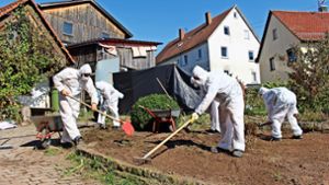 Asbest landet bei Putzaktion im Nachbargarten