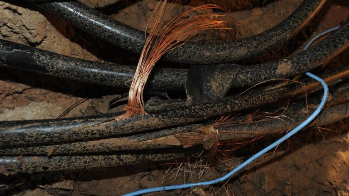 Unbekannte stehlen Tausende Meter Kabel von Baustelle