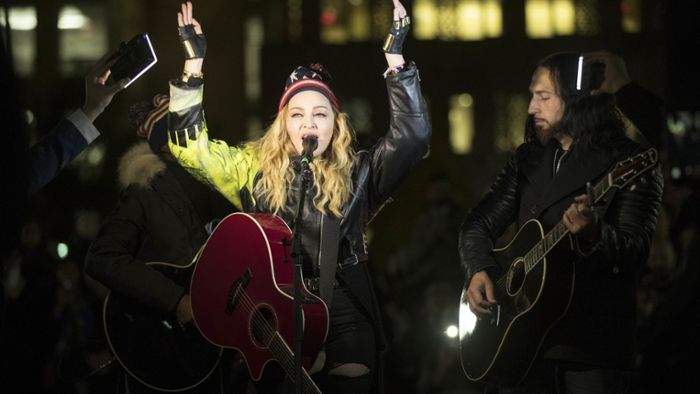 Madonna gibt Openair-Konzert für Clinton