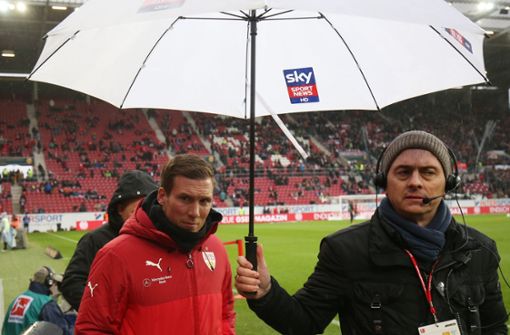 Beim VfB stand Hannes Wolf am Ende im Regen. Wie es ihm nun in Hamburg ergehen wird? Foto: dpa