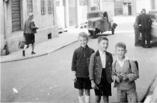 Drei Jungs in Bad Cannstatt 1942. Das Bild findet sich auch im neuen „Stuttgart 1942“-Magazin, ebenso wie die Fotos in der Bilderstrecke. Foto: Stadtarchiv Stuttgart