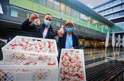 Der Anteil der Lebensmittelspenden ans Olgahospital – hier Gutsle der Bäckerei Haag – ist durch Corona gestiegen. Foto: Lg/Max Kovalenko