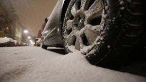 Mit diesen Tipps kommen Autofahrer auch im Winter sicher an. (Symbolbild). Foto: dpa