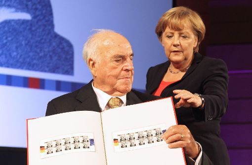 Helmut Kohl und Angela Merkel bei einer ihrer Zusammentreffen. Foto: POOL