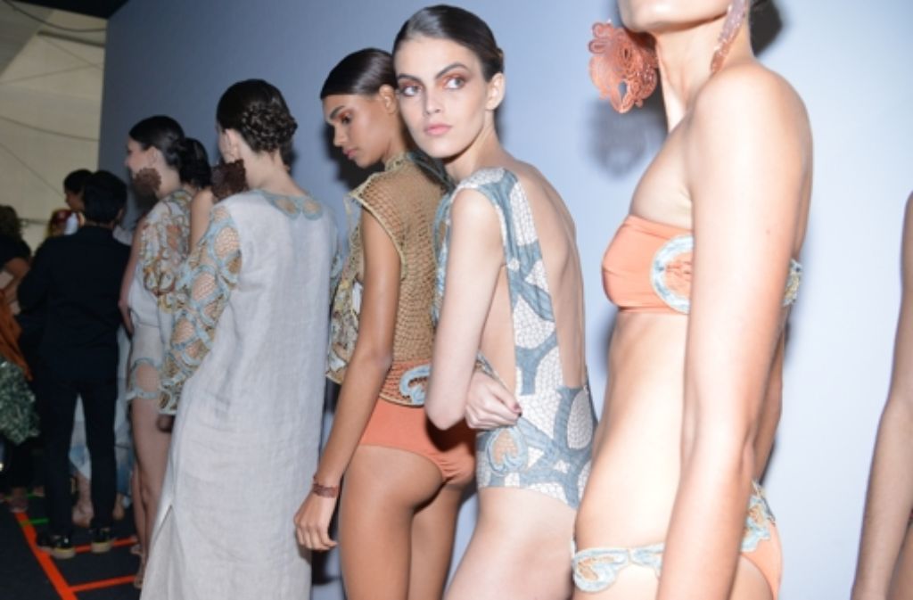 War sie schon da? Nicht nur ihre Modelkolleginnen (Foto) auf der Fashion Week in Sao Paulo sind gespannt: In der Nacht auf Donnerstag wird Gisele Bündchen zum letzten Mal über den Catwalk gehen. Foto: Getty Images South America