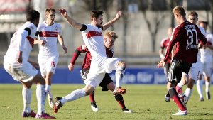 Szene im Testspiel VfB Stuttgart gegen den 1. FC Nürnberg - ohne Fanjubel Foto: Pressefoto Baumann