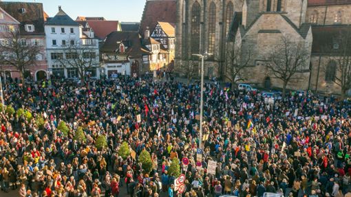 Tausende Menschen kamen am Sonntag zur Demonstration gegen Rechtsextremismus in die Esslinger Innenstadt. Foto: Roberto Bulgrin/bulgrin