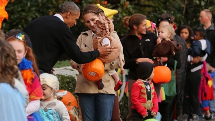 Obamas beglücken Hunderte Kinder