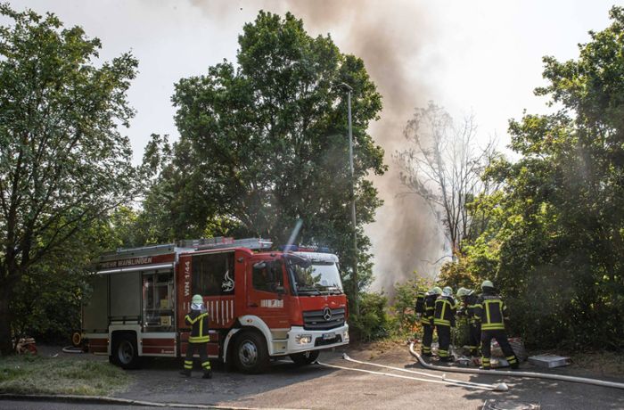 Gartenhütte in Waiblingen brennt ab: Pizzaofen löst Feuer aus