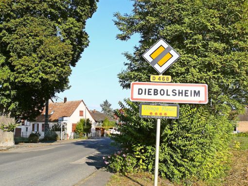 Postkartenidyll: Südlich der kleinen Ortschaft Diebolsheim   könnte die große Ferienanlage der Unternehmerfamilie Mack gebaut werden. Foto: Bernard Chenal
