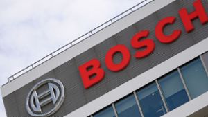 Bosch schult seine Mitarbeiter für die Entwicklung von E-Fahrzeugen um. Foto: dpa