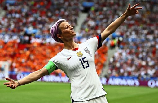 Außergewöhnliche Jubelpose, außergewöhnliche Frau: US-Fußball-Star Megan Rapinoe. Foto: AP