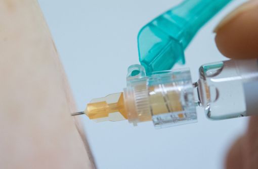 Zu wenige Menschen lassen sich impfen. Bundesgesundheitsminister Jens Spahn möchte nun Grippe-Schutzimpfungen auch in Apotheken ermöglichen. Foto: dpa