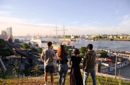 Wie gemacht für Instagram: der Hamburger Hafen und links die markante Elbphilharmonie Foto: Hamburg Tourismus/Christian Brandes